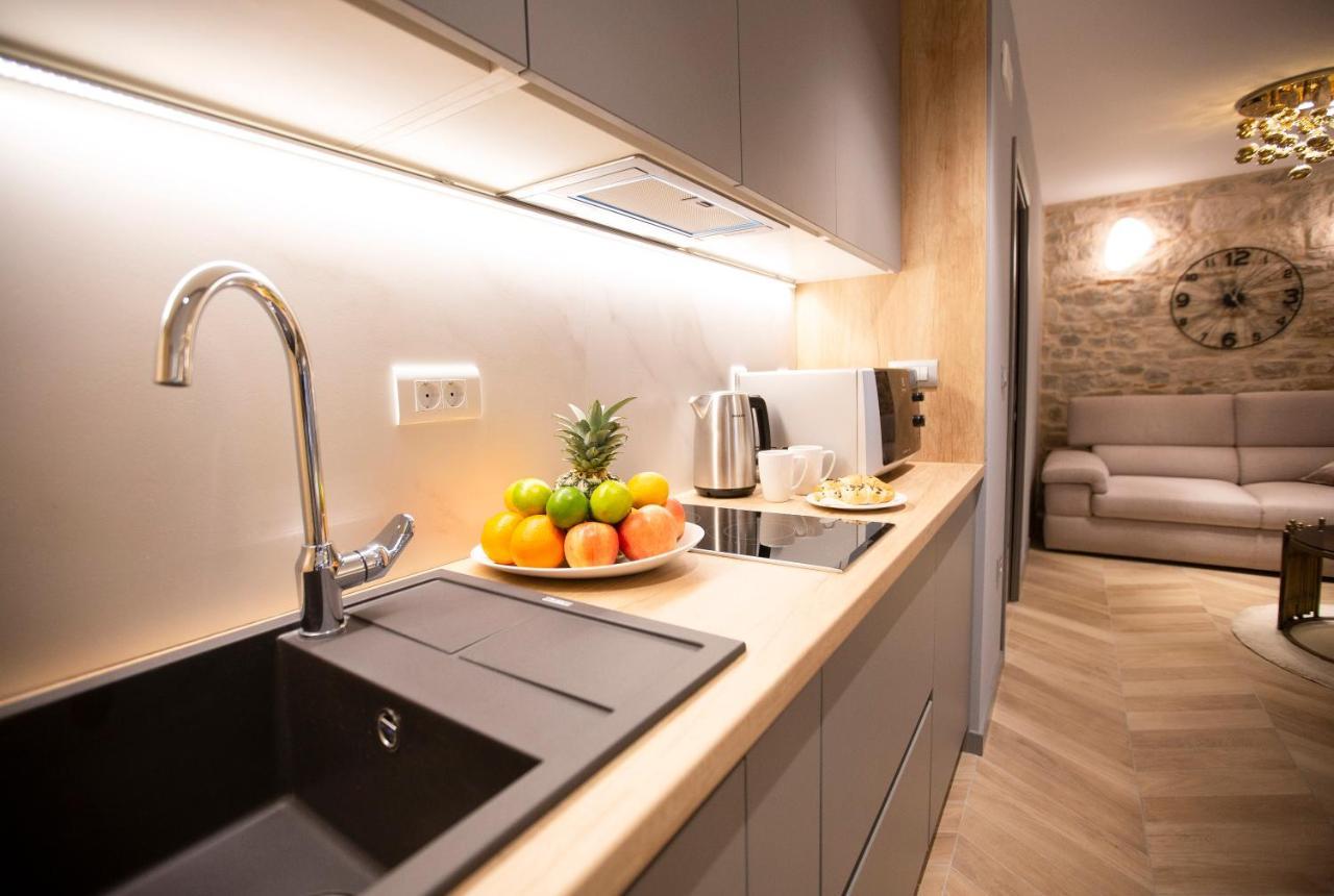 Luxury Apartments Lilly 1 สปลิท ภายนอก รูปภาพ